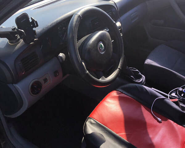 Фіолетовий Шкода Октавія, об'ємом двигуна 1.6 л та пробігом 347 тис. км за 2500 $, фото 3 на Automoto.ua