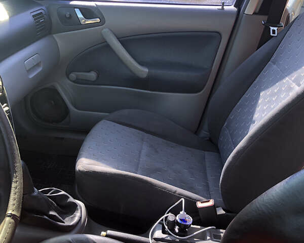 Фіолетовий Шкода Октавія, об'ємом двигуна 1.6 л та пробігом 347 тис. км за 2500 $, фото 2 на Automoto.ua