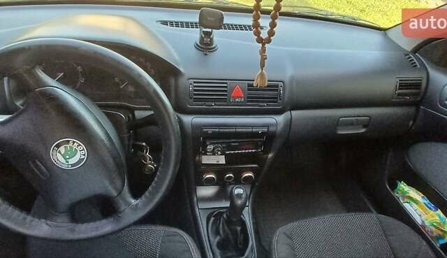 Фиолетовый Шкода Октавия, объемом двигателя 1.6 л и пробегом 305 тыс. км за 3500 $, фото 3 на Automoto.ua