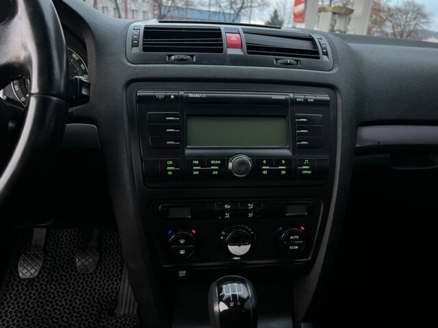 Коричневый Шкода Октавия, объемом двигателя 1.9 л и пробегом 330 тыс. км за 4100 $, фото 9 на Automoto.ua