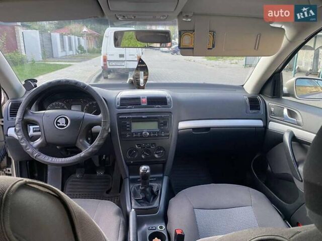 Шкода Октавия 2005 в Кременце на Automoto.ua Коричневый Шкода Октавия, объемом двигателя 1.6 л и пробегом 270 тыс. км за 3950 $, фото 3 на Automoto.ua