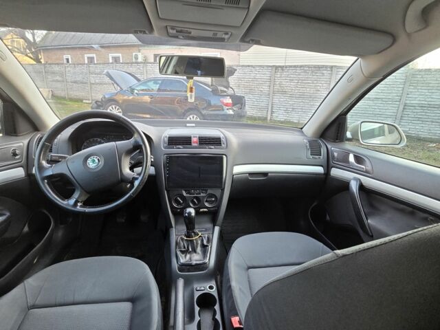 Коричневый Шкода Октавия, объемом двигателя 1.6 л и пробегом 220 тыс. км за 4400 $, фото 4 на Automoto.ua