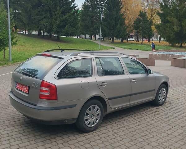 Шкода Октавія 2008 у Рівному на Automoto.ua Коричневий Шкода Октавія, об'ємом двигуна 1.6 л та пробігом 251 тис. км за 6650 $, фото 7 на Automoto.ua