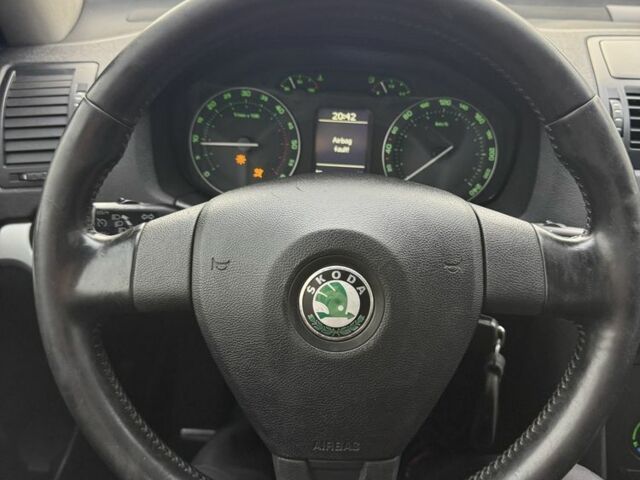 Коричневый Шкода Октавия, объемом двигателя 2 л и пробегом 290 тыс. км за 3150 $, фото 13 на Automoto.ua