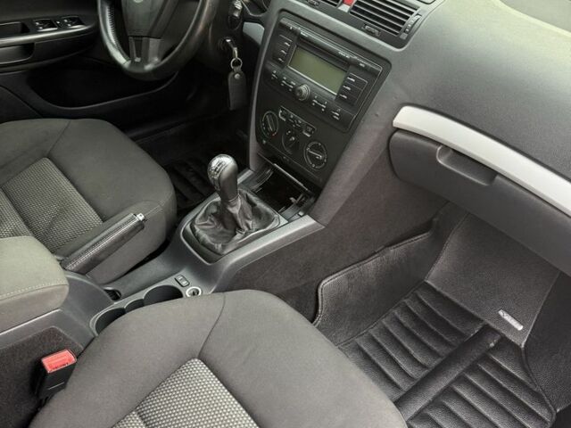 Коричневый Шкода Октавия, объемом двигателя 2 л и пробегом 290 тыс. км за 3150 $, фото 6 на Automoto.ua