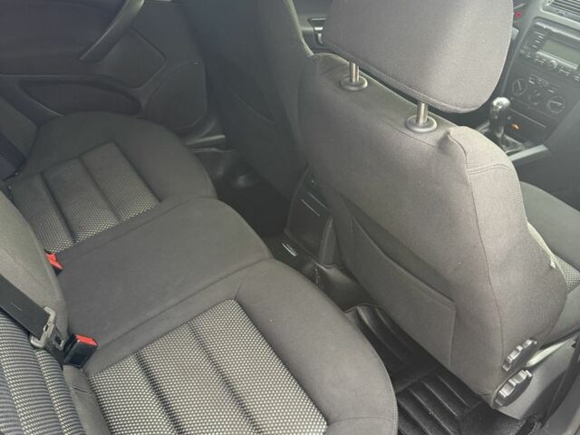 Коричневый Шкода Октавия, объемом двигателя 2 л и пробегом 290 тыс. км за 3150 $, фото 7 на Automoto.ua