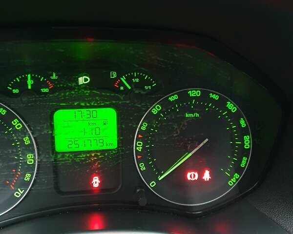 Шкода Октавія 2008 у Рівному на Automoto.ua Коричневий Шкода Октавія, об'ємом двигуна 1.6 л та пробігом 251 тис. км за 6650 $, фото 36 на Automoto.ua