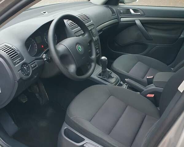 Шкода Октавія 2008 у Рівному на Automoto.ua Коричневий Шкода Октавія, об'ємом двигуна 1.6 л та пробігом 251 тис. км за 6650 $, фото 33 на Automoto.ua