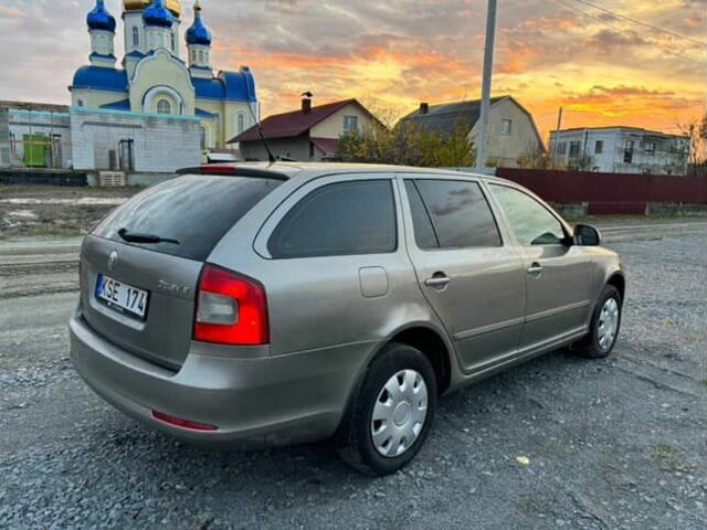 Шкода Октавия 2009 в Киеве на Automoto.ua Коричневый Шкода Октавия, объемом двигателя 1.9 л и пробегом 400 тыс. км за 3150 $, фото 5 на Automoto.ua