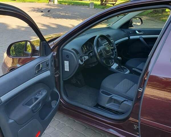 Коричневий Шкода Октавія, об'ємом двигуна 1.6 л та пробігом 230 тис. км за 8700 $, фото 48 на Automoto.ua