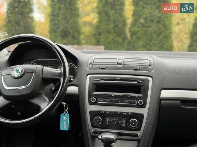 Шкода Октавия 2011 в Надворной на Automoto.ua Коричневый Шкода Октавия, объемом двигателя 1.6 л и пробегом 260 тыс. км за 7499 $, фото 30 на Automoto.ua