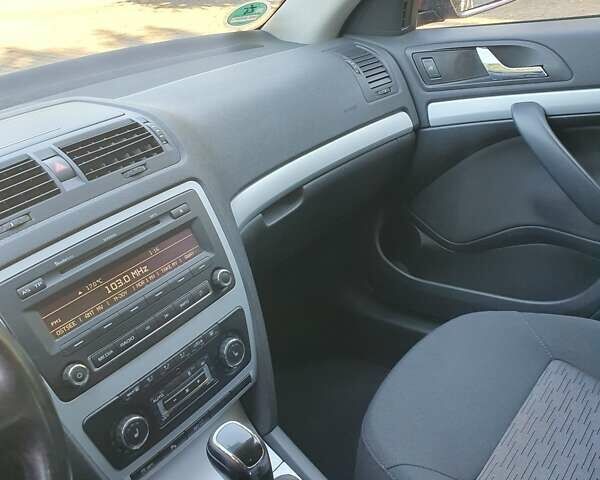 Коричневий Шкода Октавія, об'ємом двигуна 1.6 л та пробігом 230 тис. км за 8700 $, фото 51 на Automoto.ua