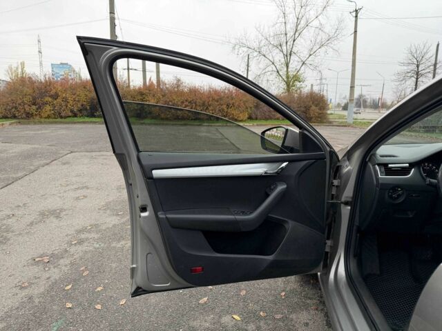 Коричневий Шкода Октавія, об'ємом двигуна 1.6 л та пробігом 185 тис. км за 9800 $, фото 14 на Automoto.ua