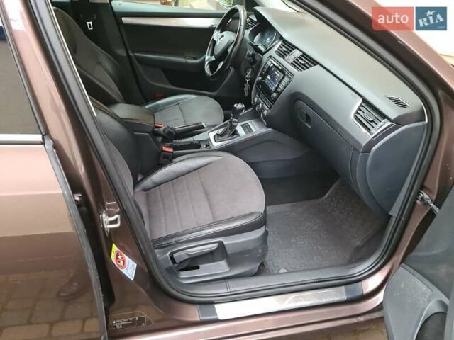 Коричневый Шкода Октавия, объемом двигателя 1.97 л и пробегом 256 тыс. км за 10900 $, фото 7 на Automoto.ua