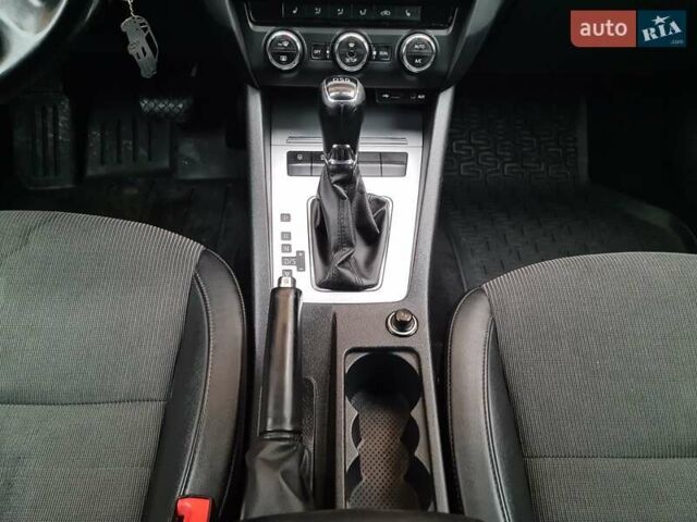 Коричневый Шкода Октавия, объемом двигателя 1.97 л и пробегом 256 тыс. км за 10900 $, фото 9 на Automoto.ua