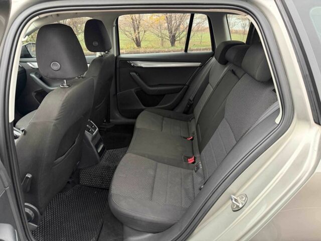 Коричневий Шкода Октавія, об'ємом двигуна 1.6 л та пробігом 185 тис. км за 9800 $, фото 13 на Automoto.ua