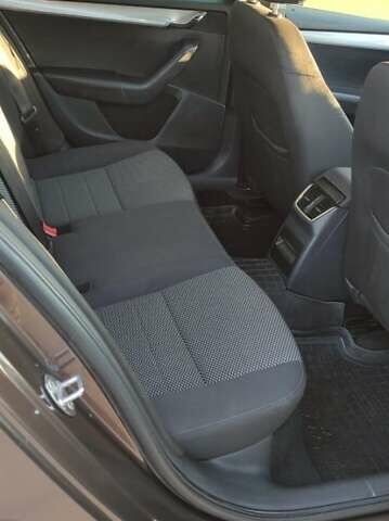 Коричневый Шкода Октавия, объемом двигателя 1.6 л и пробегом 305 тыс. км за 8500 $, фото 3 на Automoto.ua