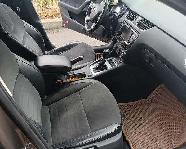 Коричневый Шкода Октавия, объемом двигателя 2 л и пробегом 322 тыс. км за 11500 $, фото 7 на Automoto.ua