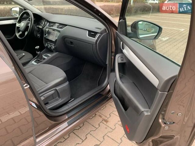 Коричневый Шкода Октавия, объемом двигателя 1.97 л и пробегом 193 тыс. км за 13200 $, фото 43 на Automoto.ua