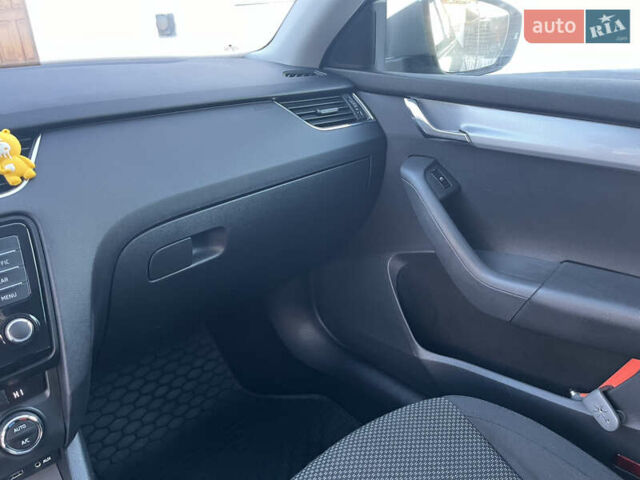 Коричневый Шкода Октавия, объемом двигателя 2 л и пробегом 315 тыс. км за 9350 $, фото 40 на Automoto.ua