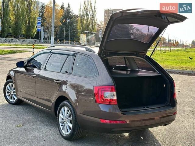 Коричневый Шкода Октавия, объемом двигателя 1.6 л и пробегом 232 тыс. км за 12200 $, фото 3 на Automoto.ua
