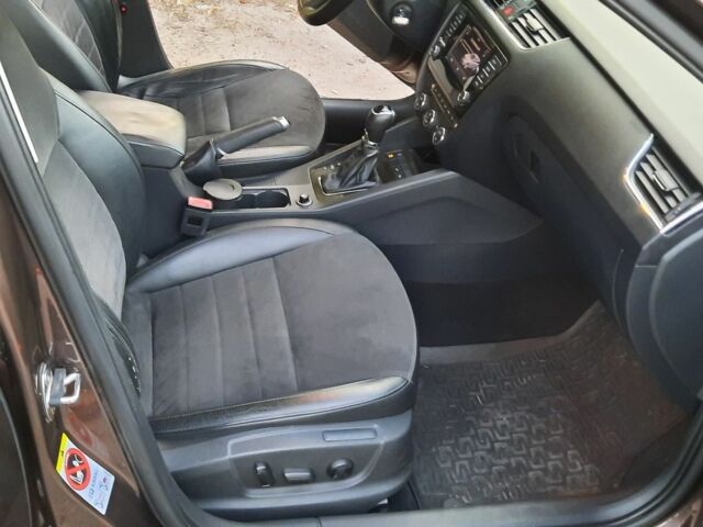 Коричневый Шкода Октавия, объемом двигателя 2 л и пробегом 247 тыс. км за 11300 $, фото 3 на Automoto.ua