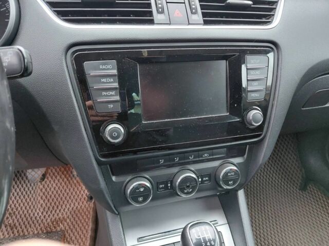 Коричневий Шкода Октавія, об'ємом двигуна 2 л та пробігом 241 тис. км за 10715 $, фото 5 на Automoto.ua