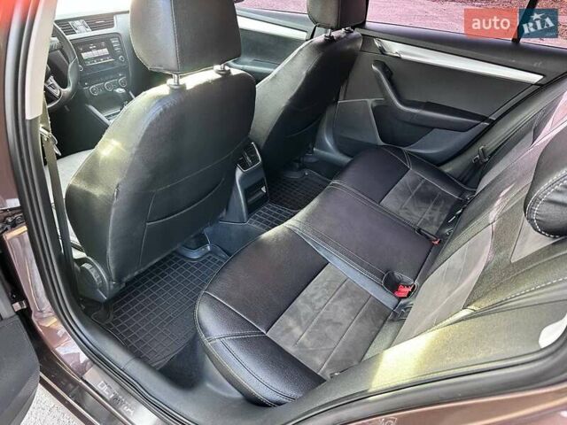 Коричневый Шкода Октавия, объемом двигателя 1.6 л и пробегом 232 тыс. км за 12200 $, фото 34 на Automoto.ua