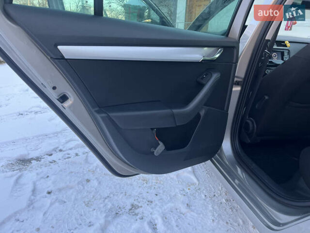 Коричневый Шкода Октавия, объемом двигателя 2 л и пробегом 315 тыс. км за 9350 $, фото 41 на Automoto.ua