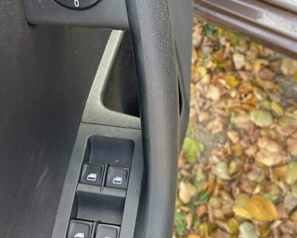 Шкода Октавия 2014 в Киеве на Automoto.ua Коричневый Шкода Октавия, объемом двигателя 2 л и пробегом 232 тыс. км за 14200 $, фото 16 на Automoto.ua