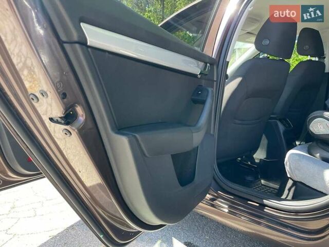 Коричневый Шкода Октавия, объемом двигателя 1.6 л и пробегом 267 тыс. км за 10199 $, фото 17 на Automoto.ua