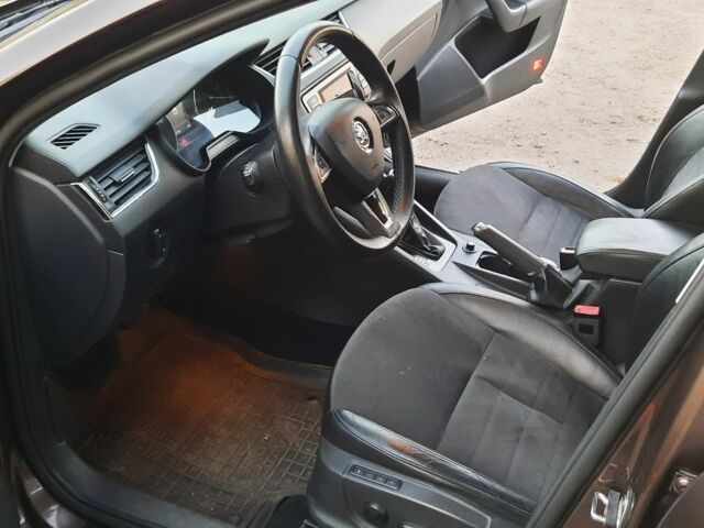 Коричневый Шкода Октавия, объемом двигателя 2 л и пробегом 247 тыс. км за 11300 $, фото 2 на Automoto.ua