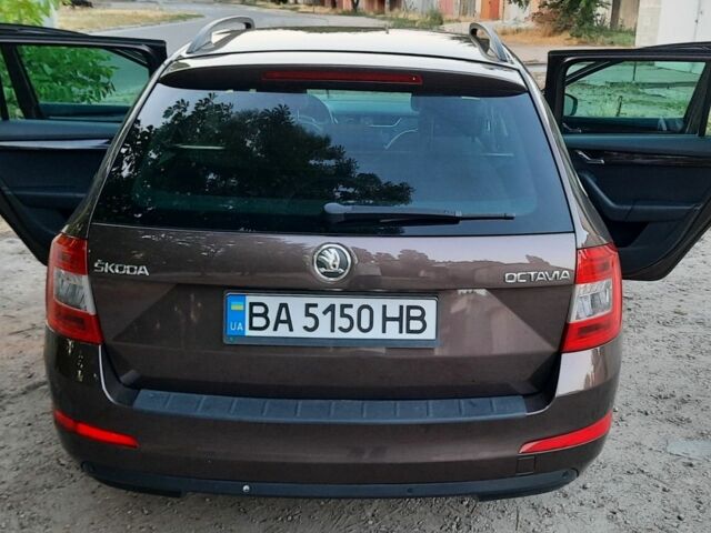 Коричневый Шкода Октавия, объемом двигателя 2 л и пробегом 247 тыс. км за 11300 $, фото 1 на Automoto.ua