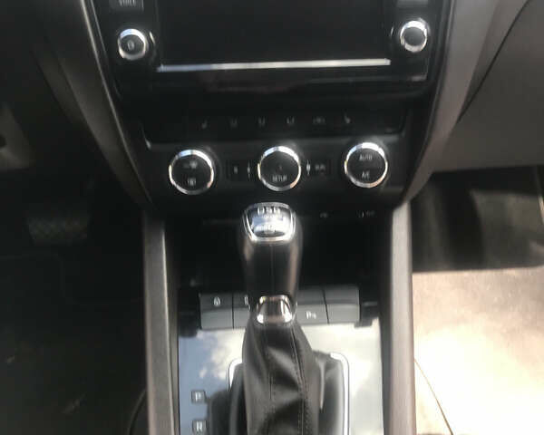 Коричневый Шкода Октавия, объемом двигателя 1.97 л и пробегом 229 тыс. км за 15900 $, фото 16 на Automoto.ua