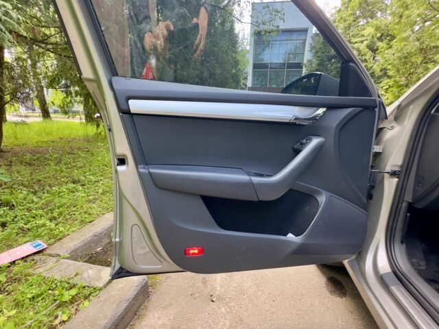 Коричневий Шкода Октавія, об'ємом двигуна 0 л та пробігом 270 тис. км за 10999 $, фото 7 на Automoto.ua