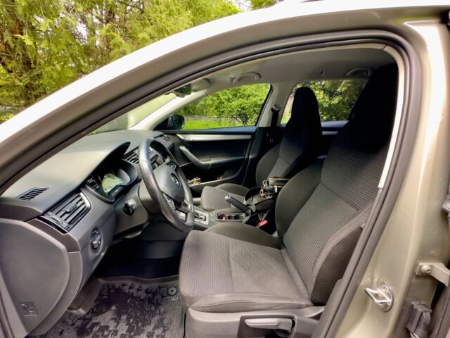 Коричневий Шкода Октавія, об'ємом двигуна 0 л та пробігом 270 тис. км за 10999 $, фото 8 на Automoto.ua