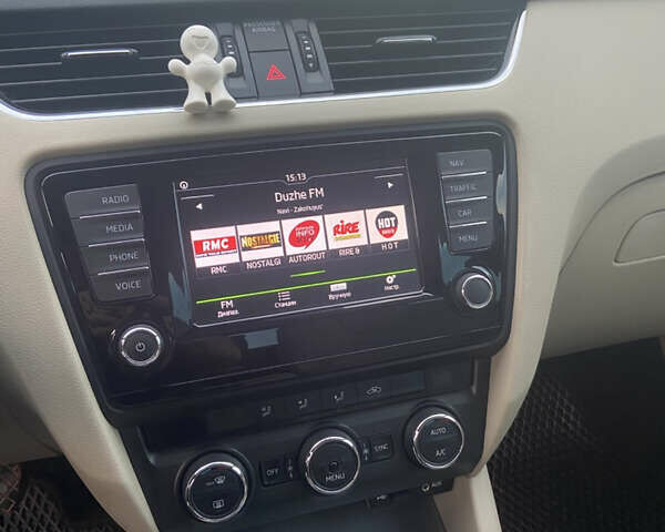 Коричневий Шкода Октавія, об'ємом двигуна 1.6 л та пробігом 200 тис. км за 13100 $, фото 9 на Automoto.ua