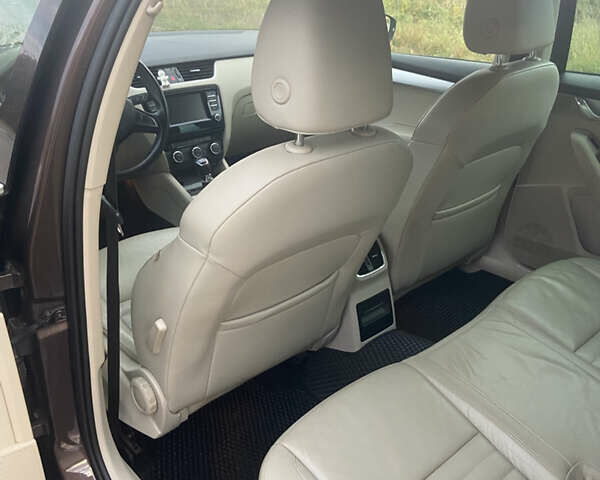 Коричневий Шкода Октавія, об'ємом двигуна 1.6 л та пробігом 200 тис. км за 13100 $, фото 16 на Automoto.ua