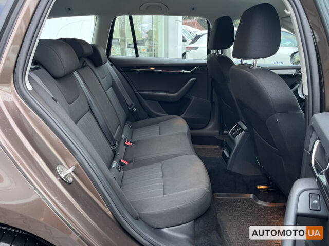 Коричневий Шкода Октавія, об'ємом двигуна 1.6 л та пробігом 103 тис. км за 18500 $, фото 22 на Automoto.ua