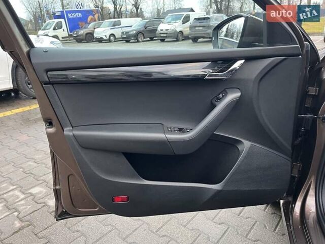Коричневий Шкода Октавія, об'ємом двигуна 1.6 л та пробігом 103 тис. км за 18900 $, фото 9 на Automoto.ua