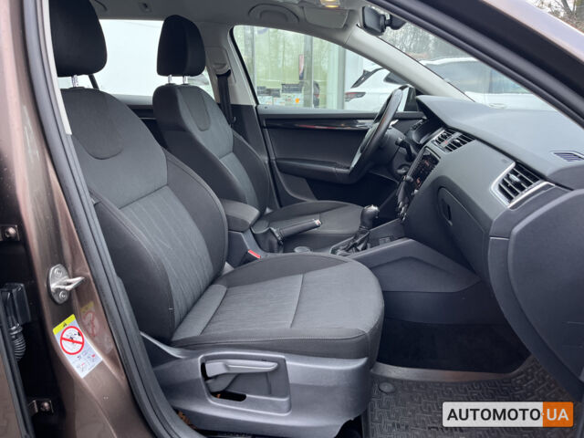 Коричневий Шкода Октавія, об'ємом двигуна 1.6 л та пробігом 103 тис. км за 18500 $, фото 28 на Automoto.ua