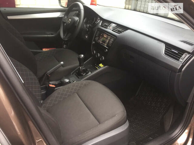 Коричневий Шкода Октавія, об'ємом двигуна 1.6 л та пробігом 147 тис. км за 15000 $, фото 11 на Automoto.ua