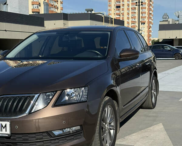 Коричневый Шкода Октавия, объемом двигателя 1.4 л и пробегом 105 тыс. км за 18000 $, фото 3 на Automoto.ua