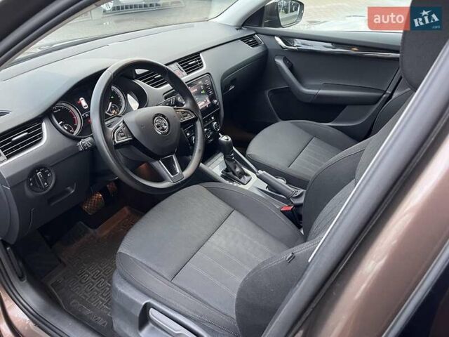 Коричневий Шкода Октавія, об'ємом двигуна 1.6 л та пробігом 103 тис. км за 18900 $, фото 12 на Automoto.ua