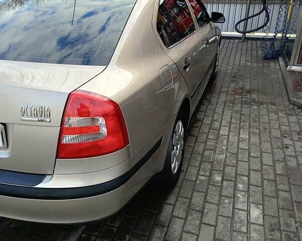 Коричневый Шкода Октавия, объемом двигателя 1.6 л и пробегом 245 тыс. км за 5300 $, фото 3 на Automoto.ua