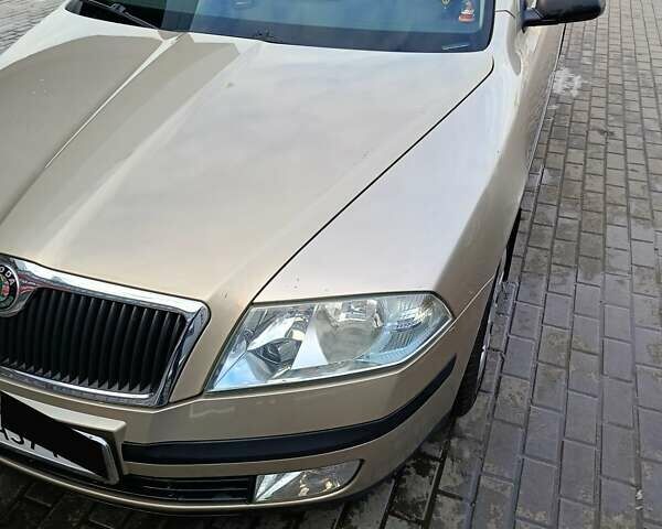 Коричневый Шкода Октавия, объемом двигателя 1.6 л и пробегом 245 тыс. км за 5300 $, фото 1 на Automoto.ua