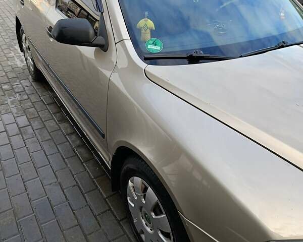 Коричневый Шкода Октавия, объемом двигателя 1.6 л и пробегом 245 тыс. км за 5300 $, фото 5 на Automoto.ua