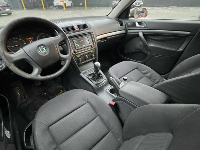 Коричневий Шкода Октавія, об'ємом двигуна 1.9 л та пробігом 370 тис. км за 3100 $, фото 4 на Automoto.ua