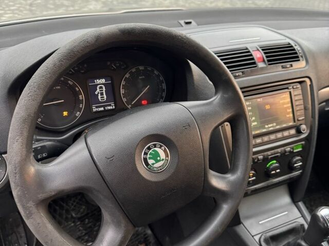 Коричневий Шкода Октавія, об'ємом двигуна 1.9 л та пробігом 370 тис. км за 3100 $, фото 5 на Automoto.ua