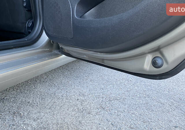 Коричневый Шкода Октавия, объемом двигателя 1.6 л и пробегом 184 тыс. км за 7200 $, фото 18 на Automoto.ua